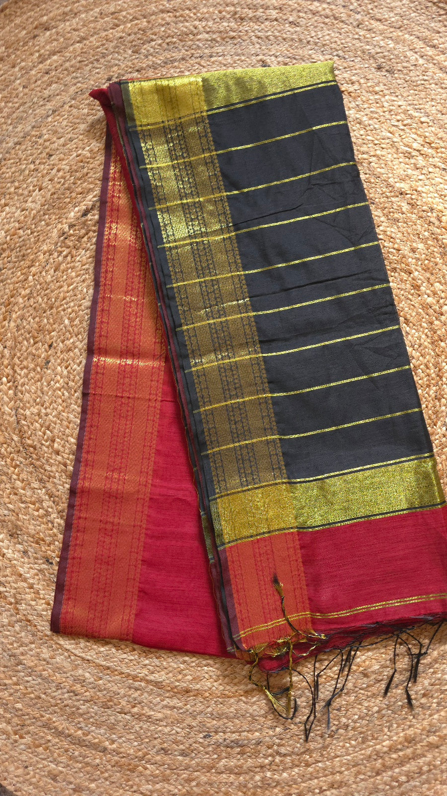 Red Maheshwari-Style Cotton Silk Saree with Black Pallu