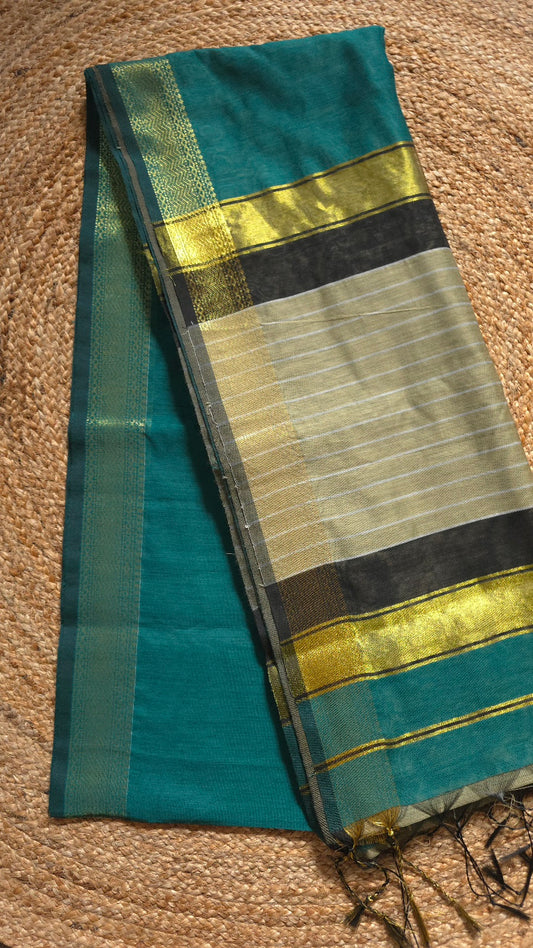 Rama Green Maheshwari-Style Cotton Silk Saree with Black and Gold Striped Pallu