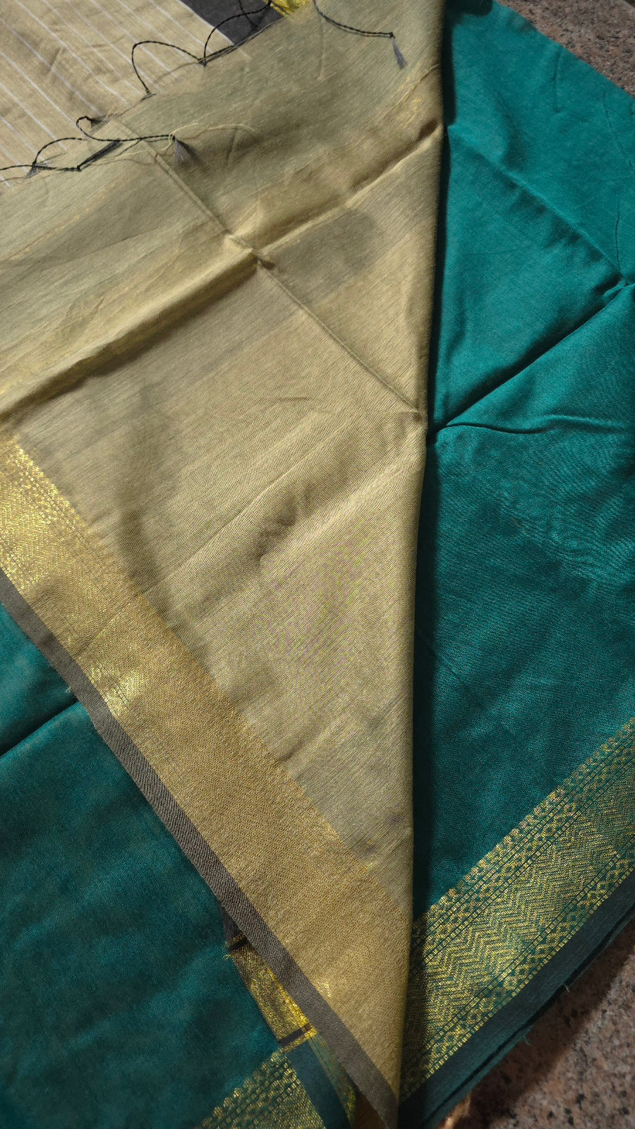 Rama Green Maheshwari-Style Cotton Silk Saree with Black and Gold Striped Pallu