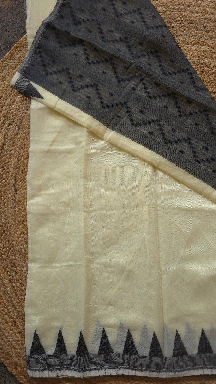 Cream Jamdani-Style Saree with Black Temple Border and Charcoal Pallu