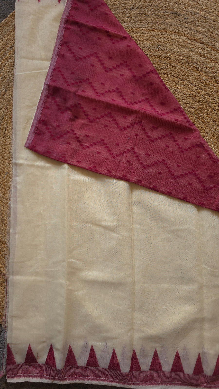 Cream Jamdani-Style Saree with Wine Pallu and Temple Border