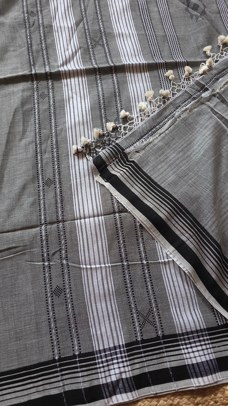 Chukki Handloom Cotton Saree – Grey