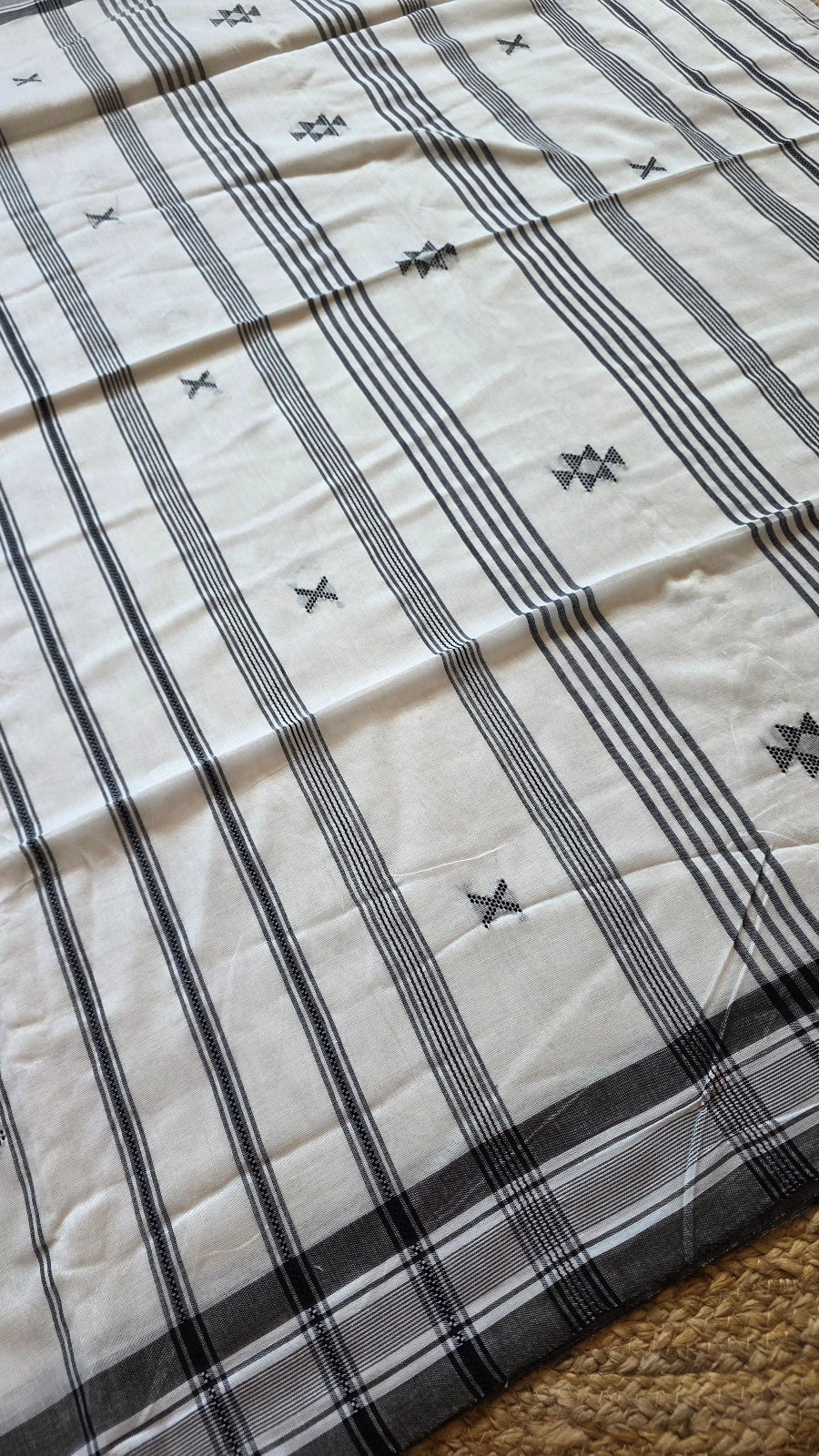 Chukki Handloom Cotton Saree – Off-White