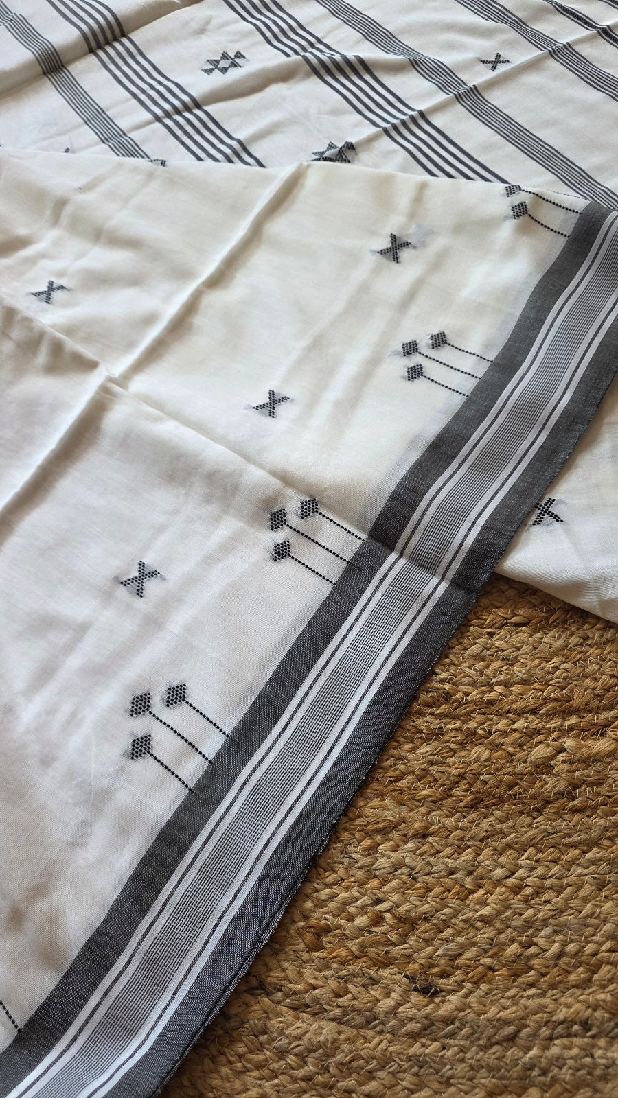 Chukki Handloom Cotton Saree – Off-White